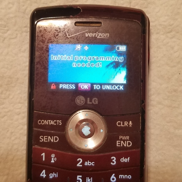 Vintage phone  See all pictures!!!  This does have damage to one corner - Picture 7 of 12